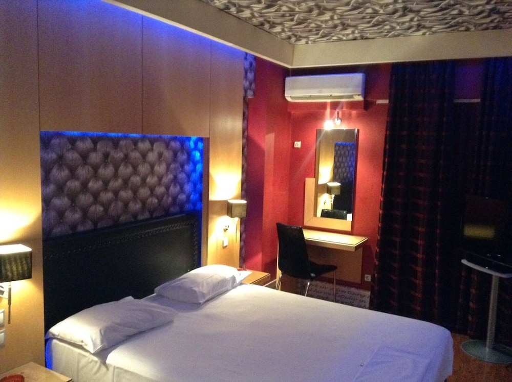 olympic hotel adults only