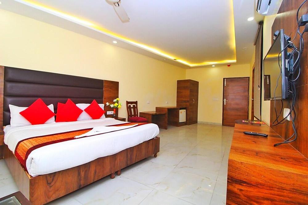 hanuwant palace hotel