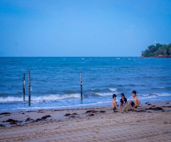 Palm Beach Resort & Spa,Labuan Federal Territory>>Labuan,4 star