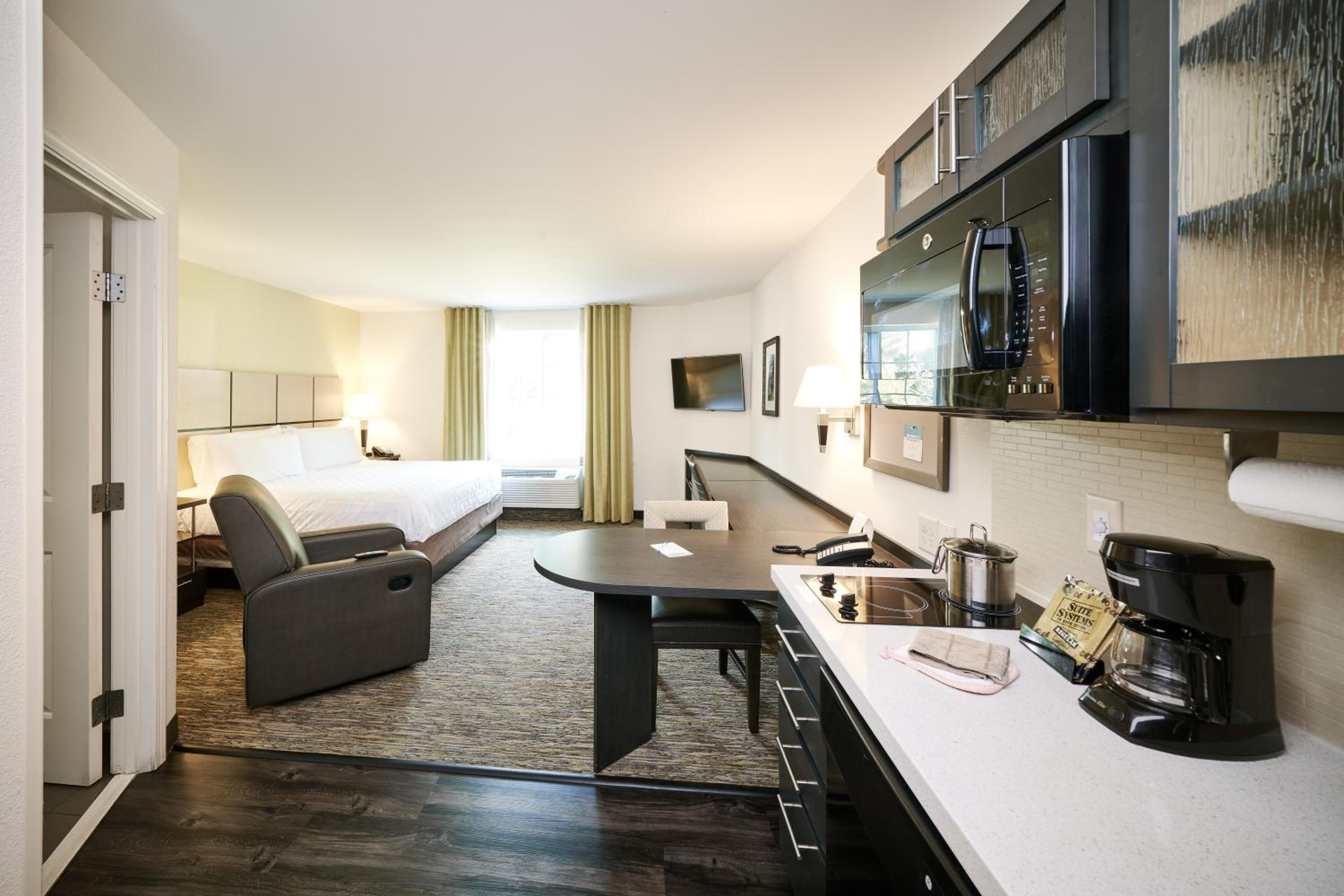 candlewood suites lafayette by ihg