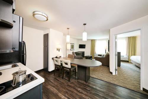 candlewood suites lafayette by ihg
