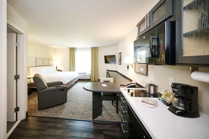 candlewood suites lafayette by ihg