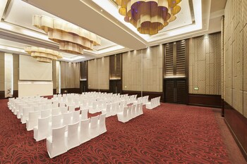holiday inn mumbai international airport an ihg hotel