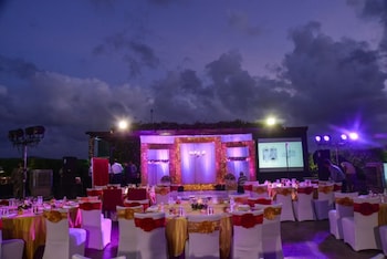 holiday inn mumbai international airport an ihg hotel