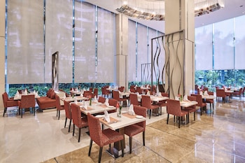 holiday inn mumbai international airport an ihg hotel