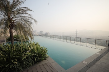 holiday inn mumbai international airport an ihg hotel