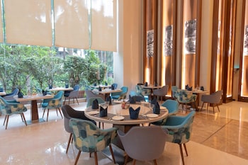 holiday inn mumbai international airport an ihg hotel