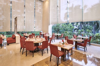 holiday inn mumbai international airport an ihg hotel