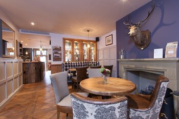 The White Hart Hotel,Hampton Wick>>Greater London,4 star