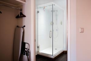 the white hart hotel