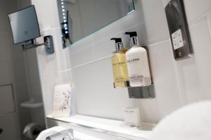 the white hart hotel