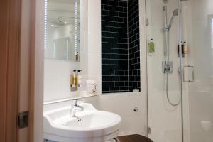 the white hart hotel