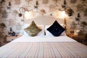 the white hart hotel