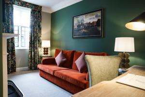 the white hart hotel