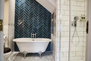 the white hart hotel