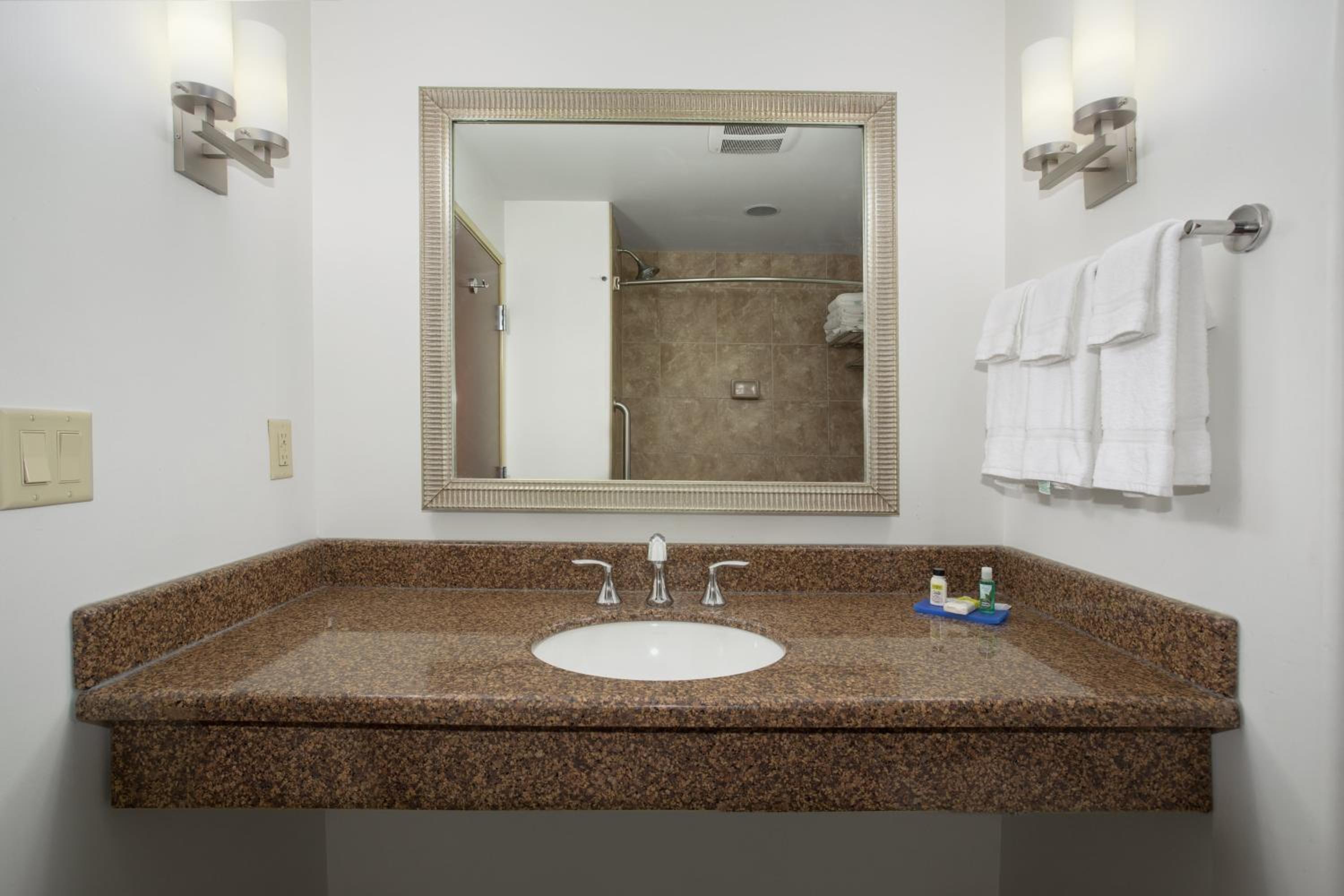 holiday inn express hotel and suites lander by ihg