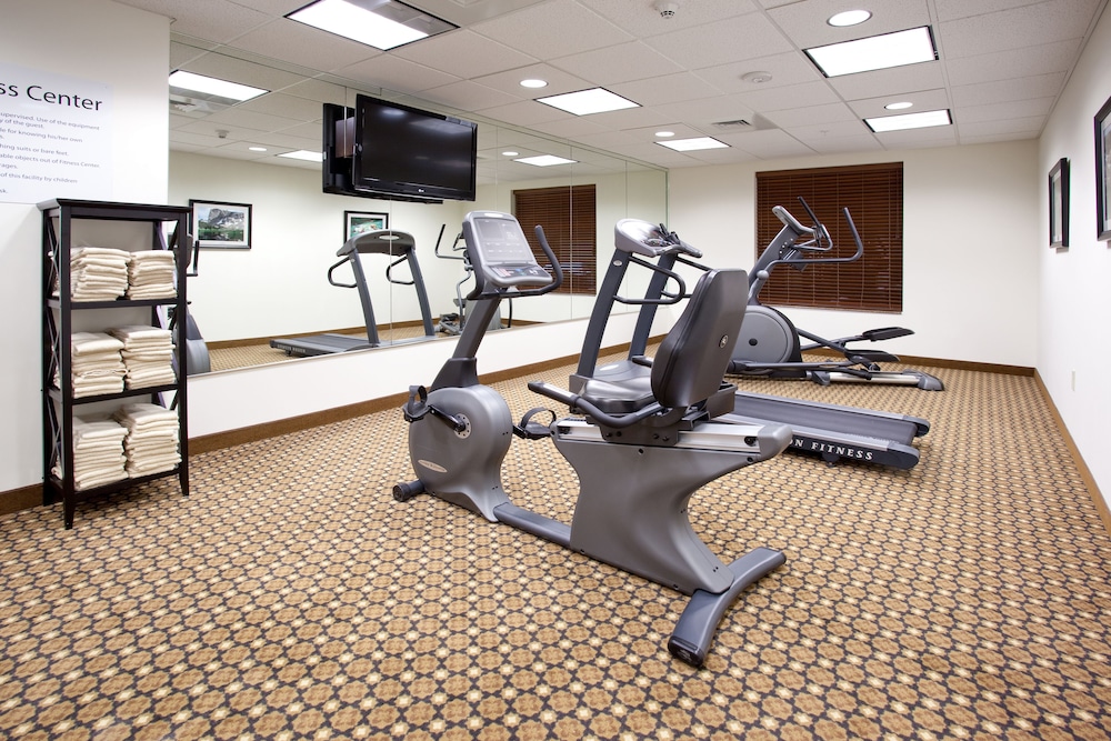 holiday inn express hotel and suites lander by ihg
