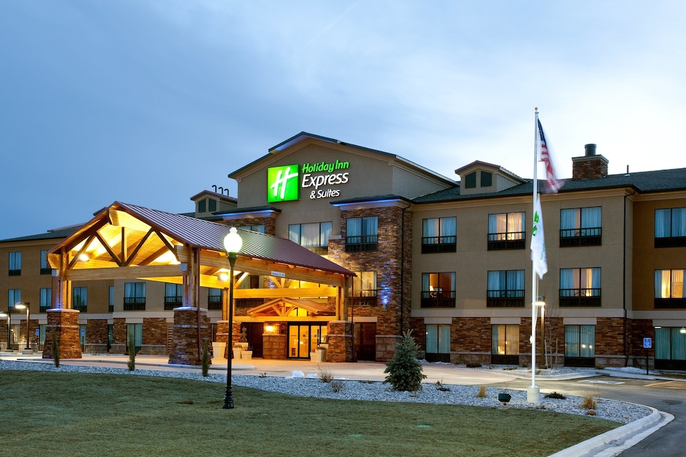 holiday inn express hotel and suites lander by ihg