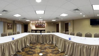 Holiday Inn Express Hotel & Suites Lander By Ihg,Lonetree>>Lander,3 star