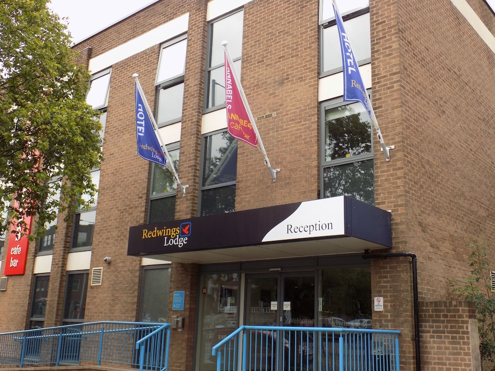 redwings lodge wolverhampton