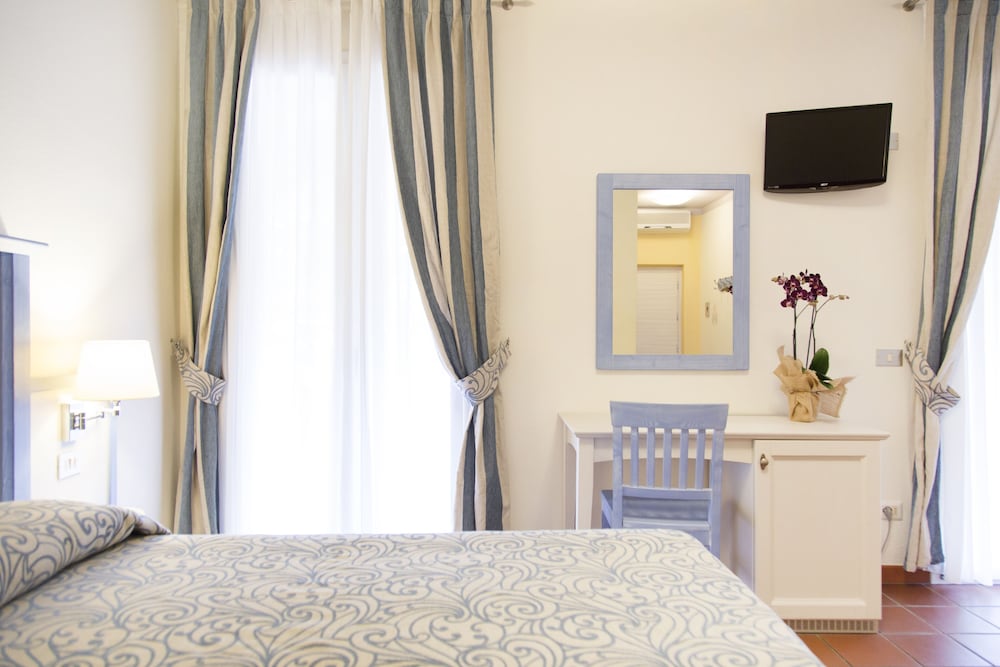 blu hotel laconia village