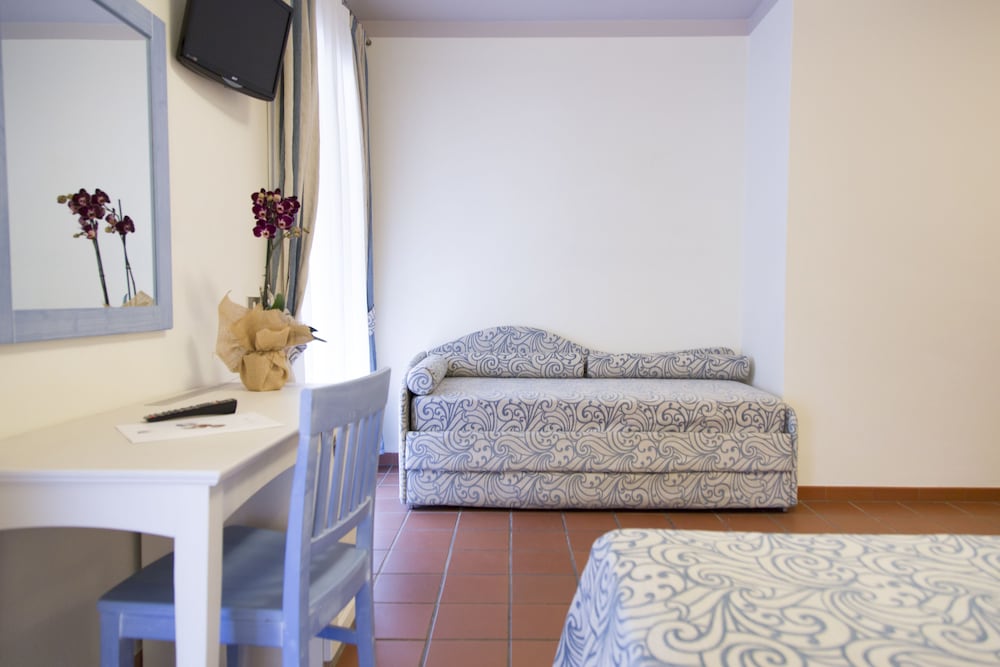 blu hotel laconia village