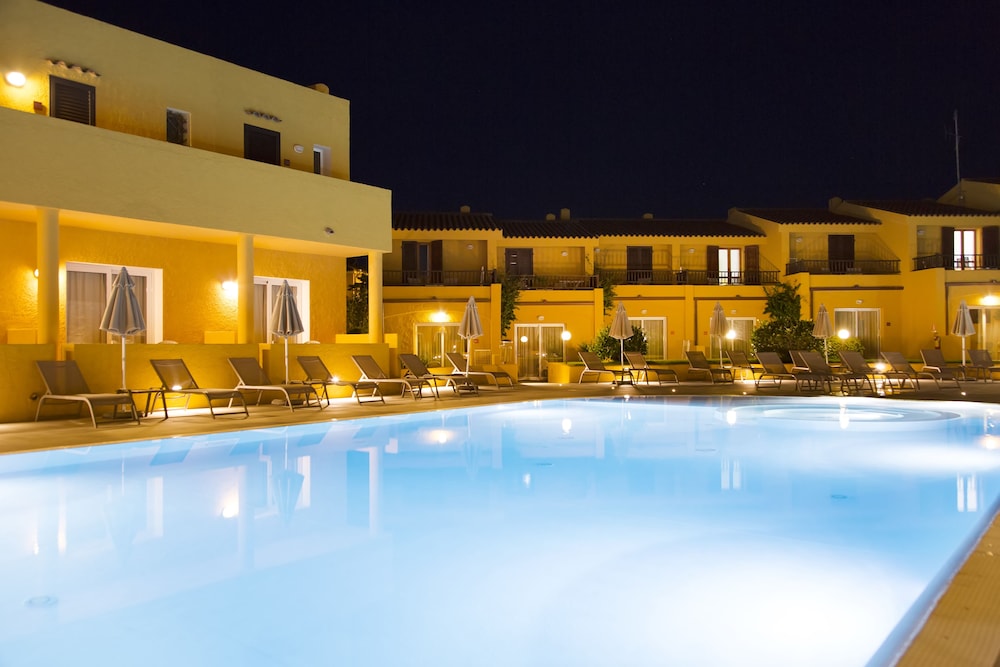 blu hotel laconia village