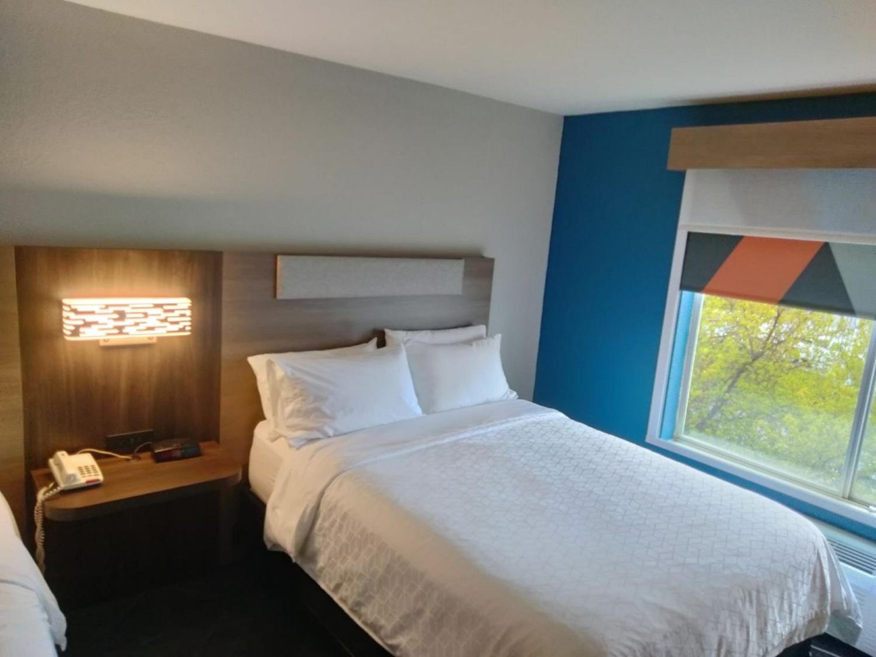 holiday inn express lapeer by ihg
