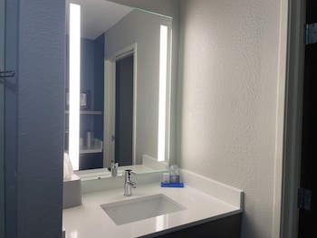 holiday inn express lapeer by ihg