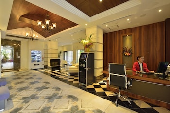 Okinawa Kariyushi Lch Izumizaki Kenchomae,In Naha (Naha City Centre),3 star