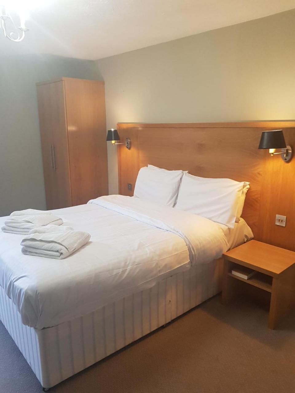 marsh farm hotel