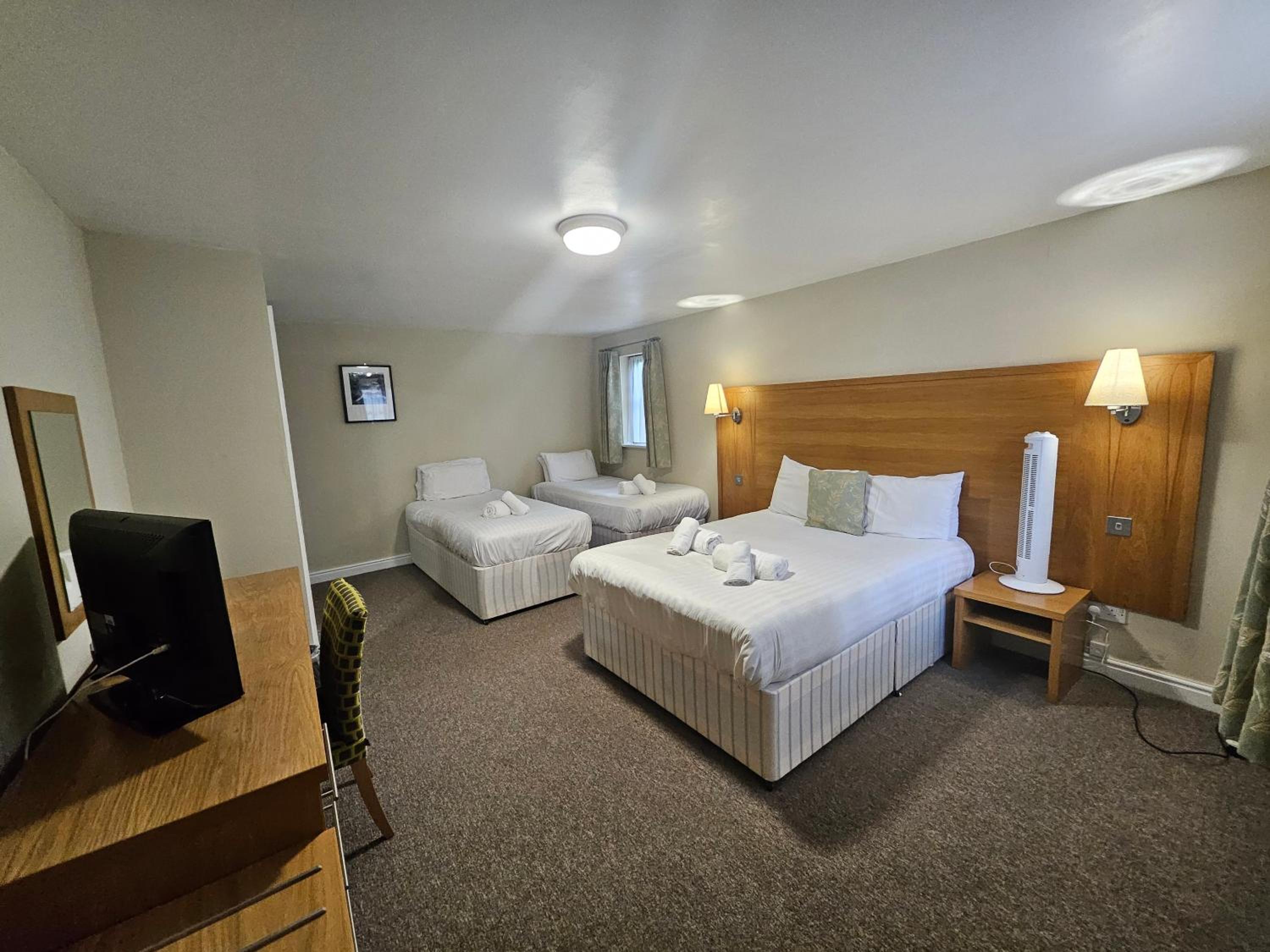 marsh farm hotel