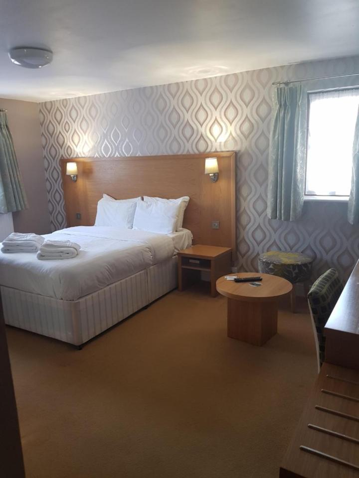 marsh farm hotel