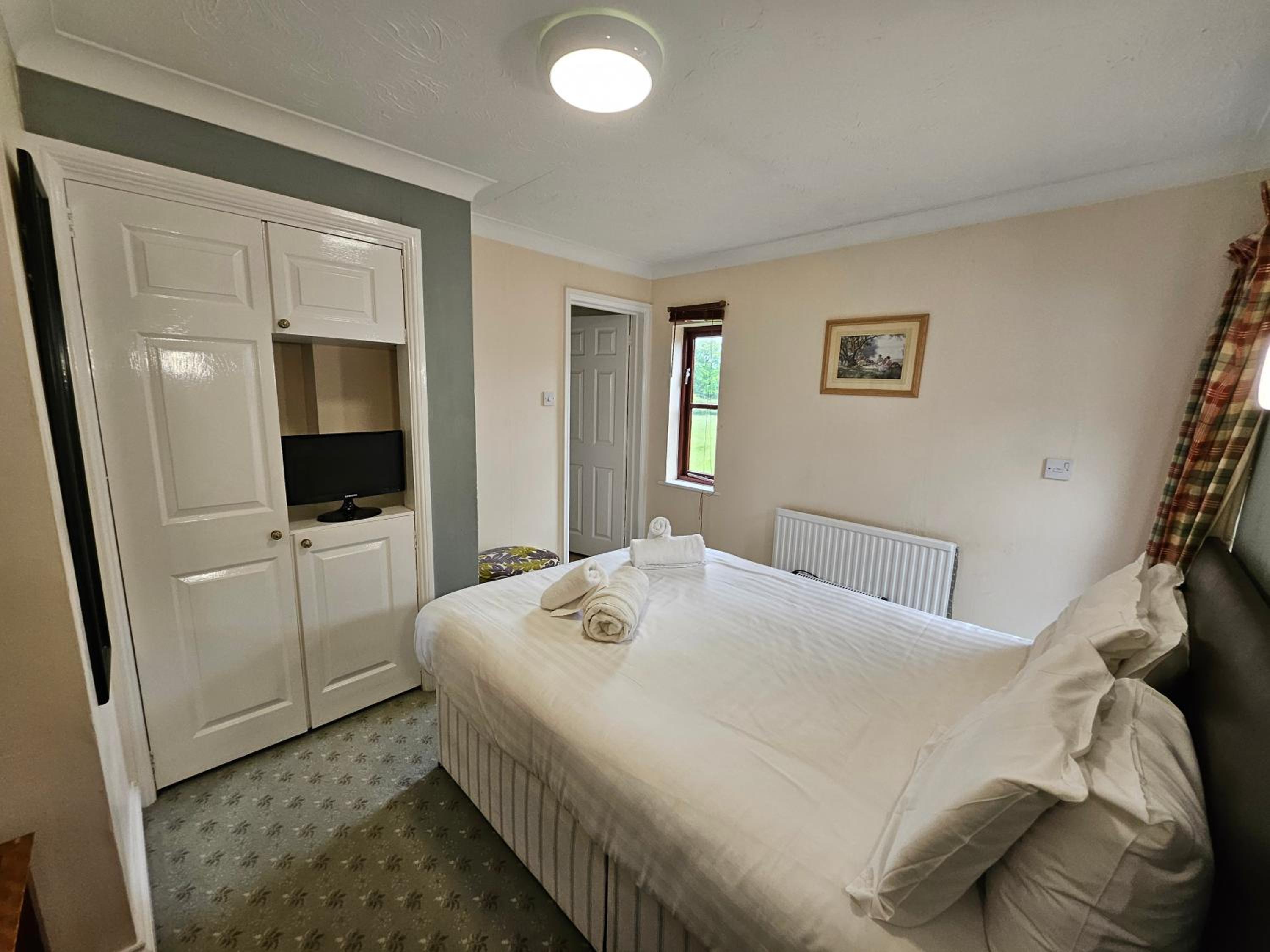 marsh farm hotel
