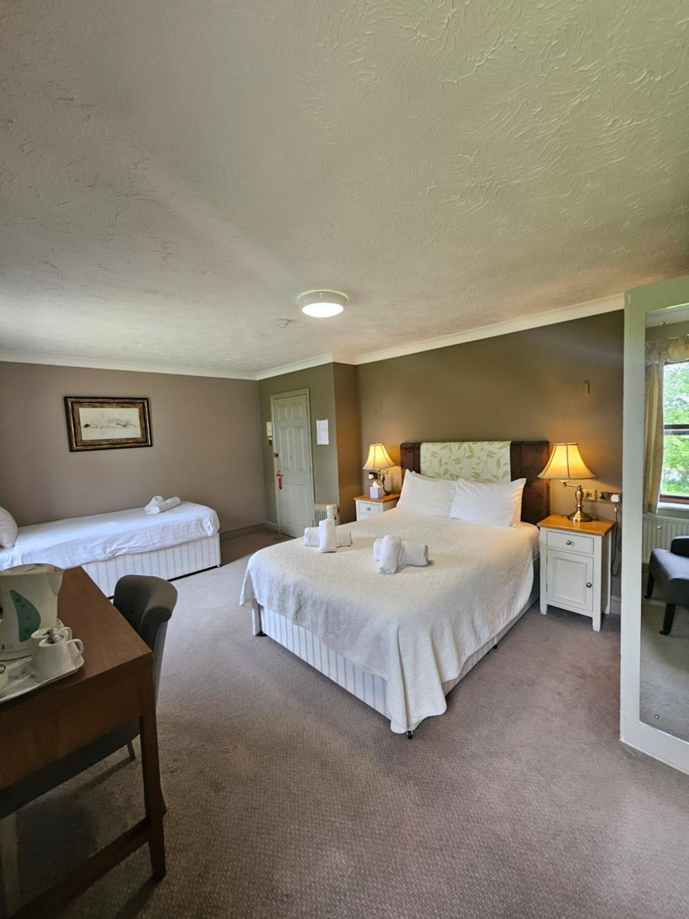 marsh farm hotel