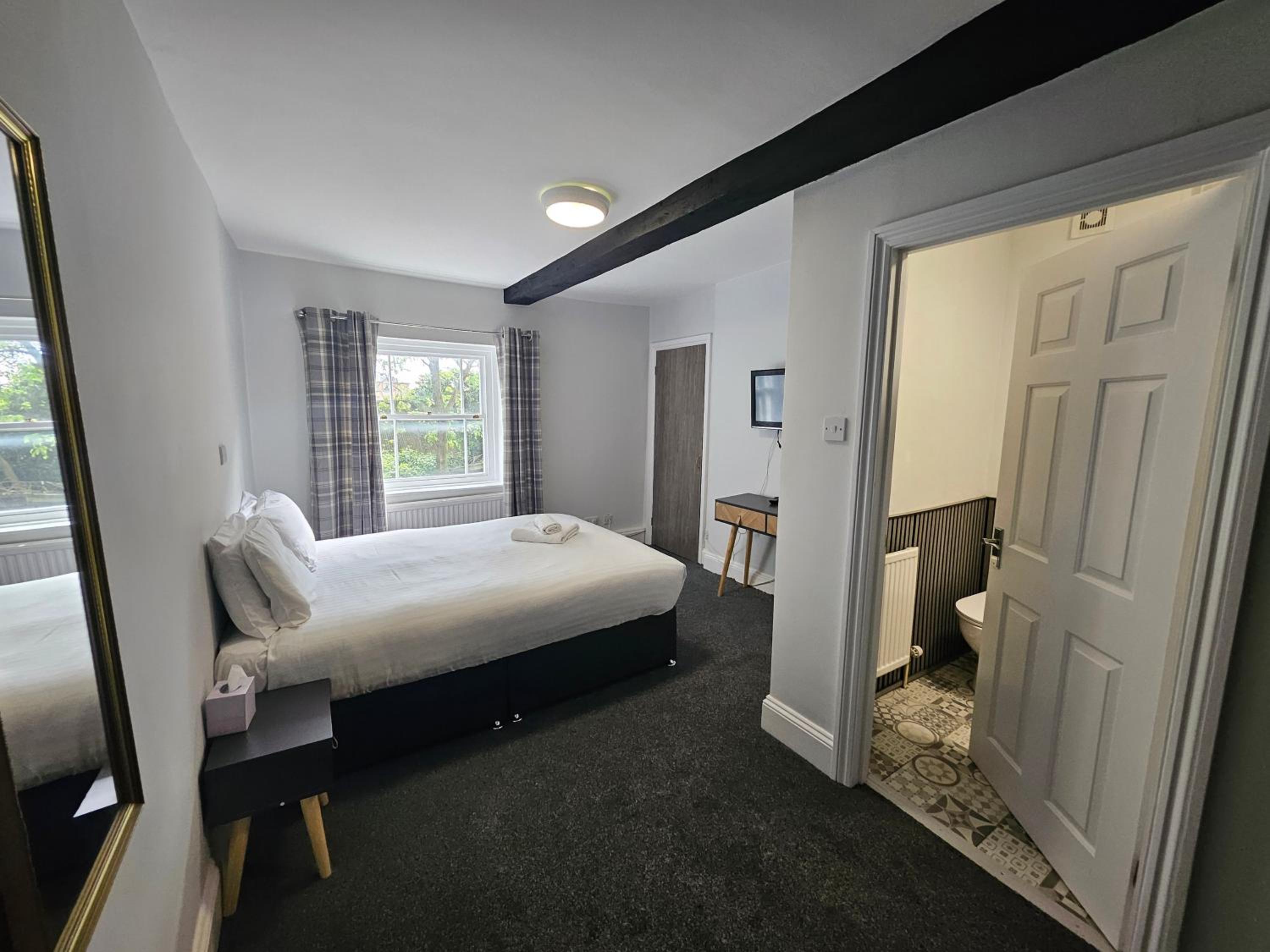 marsh farm hotel