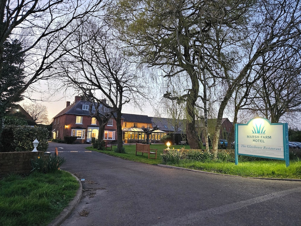 marsh farm hotel