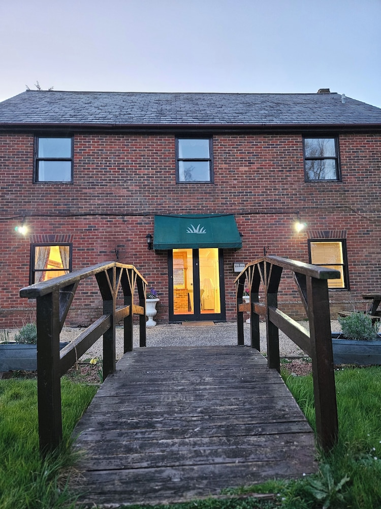 marsh farm hotel