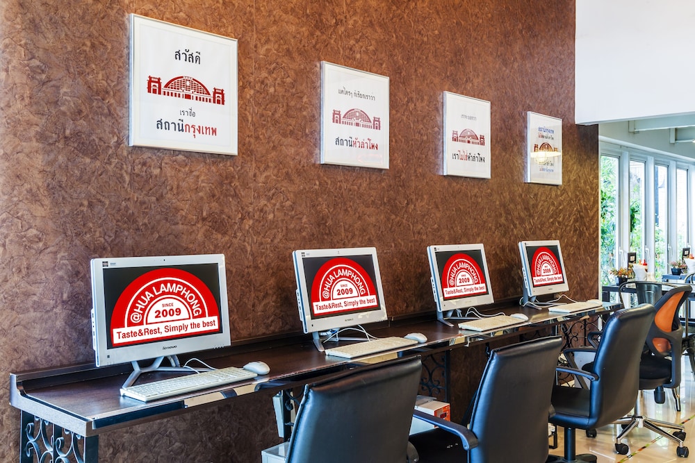 at hua lamphong hotel hostel