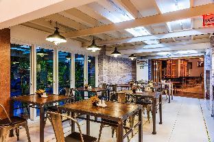 at hua lamphong hotel hostel