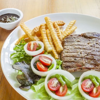 at hua lamphong hotel hostel