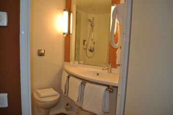 ibis loriol le pouzin
