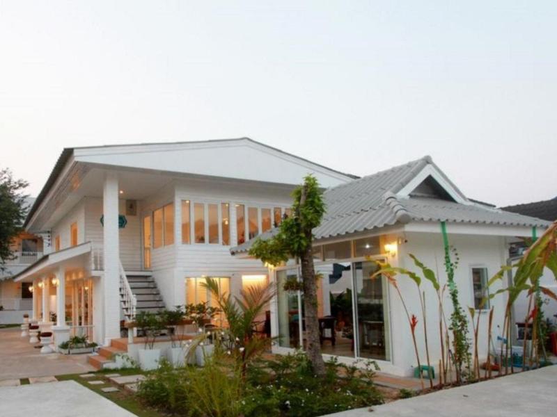 Banlomnow Hotel,Wiang Chai>>Chiang Rai,3 star
