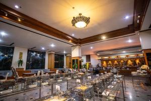 Star Convention Hotel,Near Wat Pa Pradu,4 star