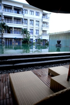 grand kuta hotel and residence