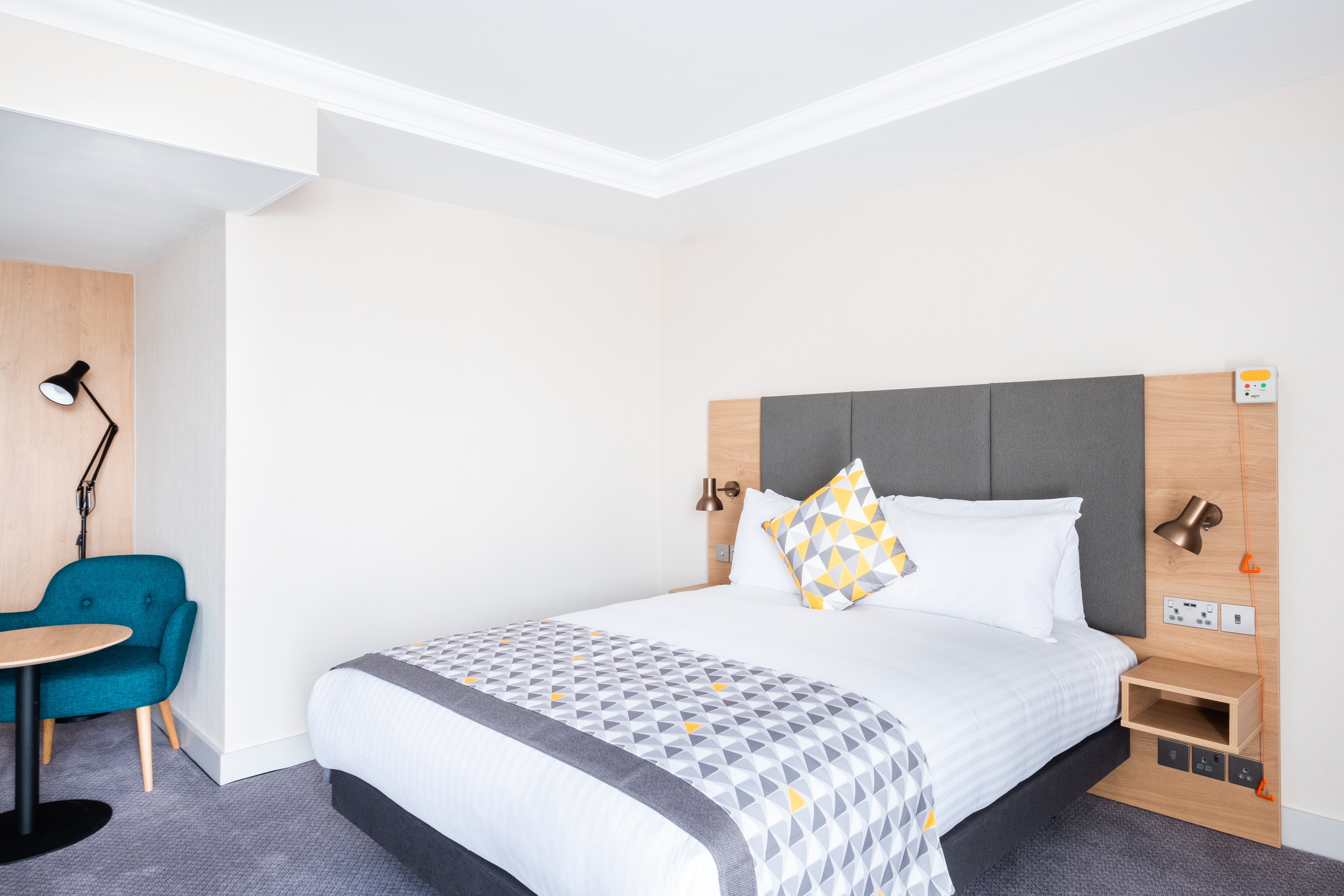 holiday inn leicester by ihg