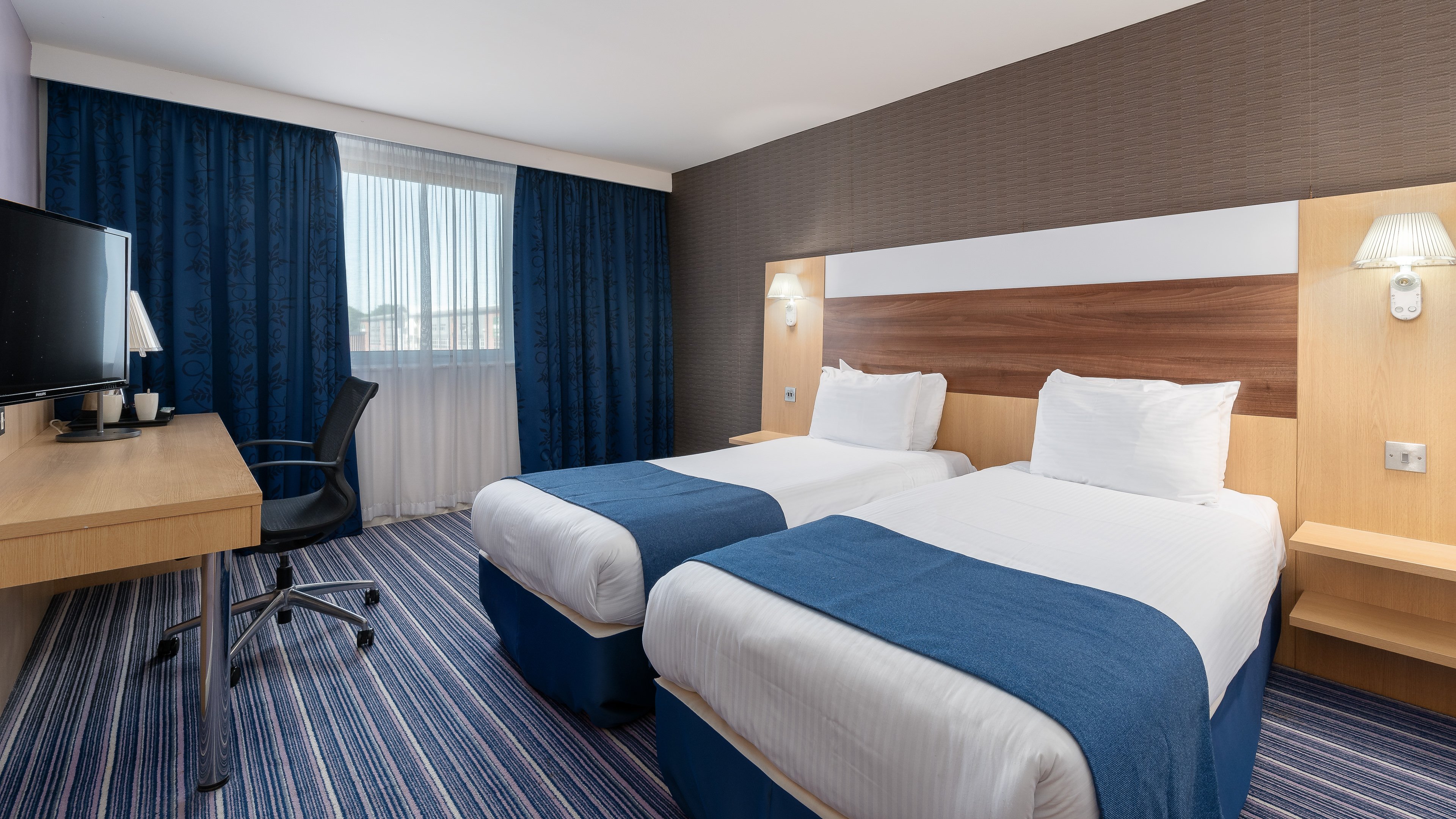 holiday inn express leigh sports village by ihg