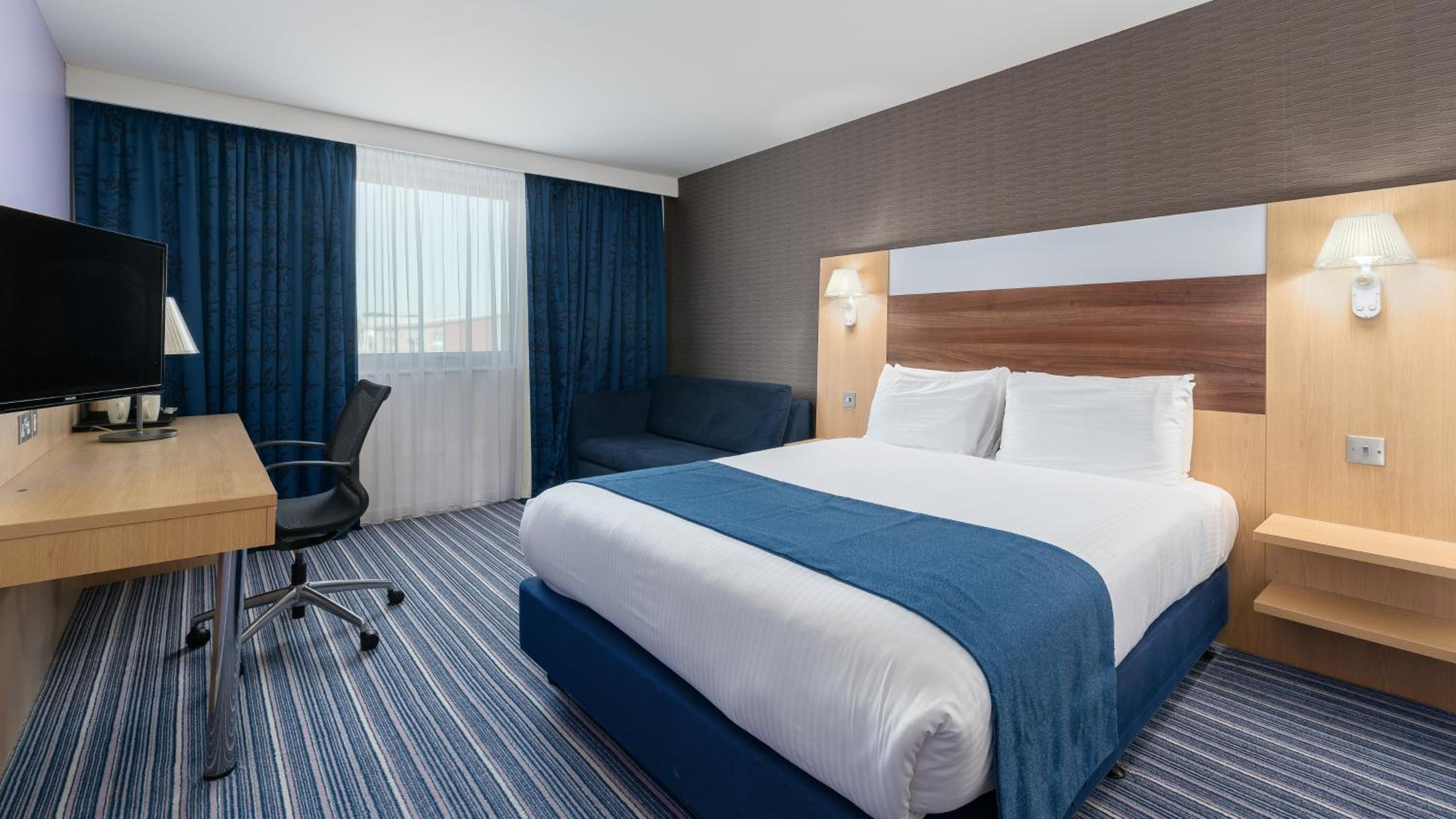 holiday inn express leigh sports village by ihg