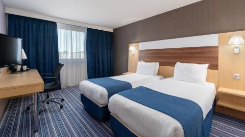 holiday inn express leigh sports village by ihg
