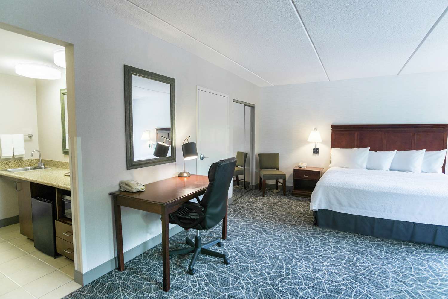 hampton inn and suites berkshires lenox